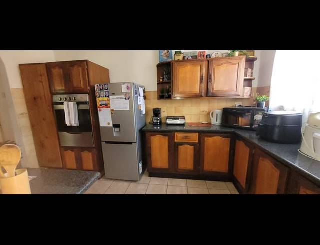 3 BEDROOM HOUSE FOR SALE IN BRACKENHURST